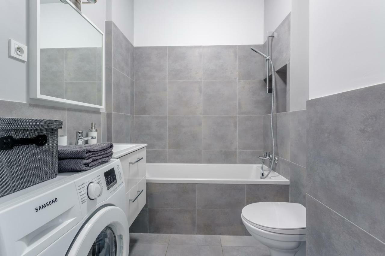 Chill Apartments Wola Center Warsaw Ngoại thất bức ảnh